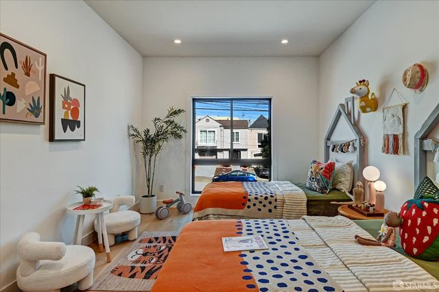 1719 33rd Avenue, San Francisco, CA 94122