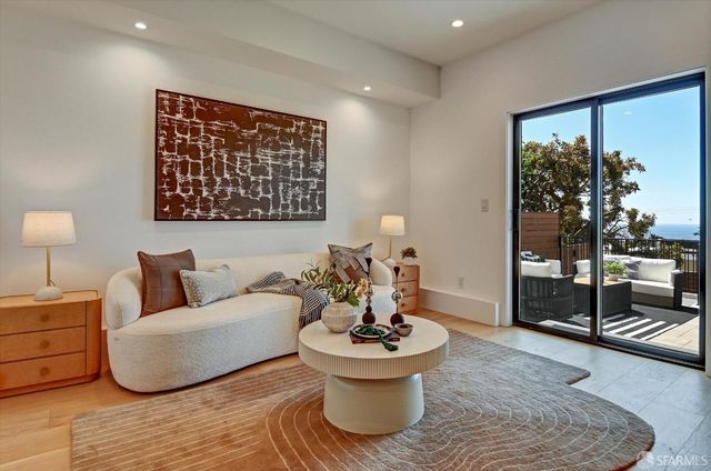 1719 33rd Avenue, San Francisco, CA 94122