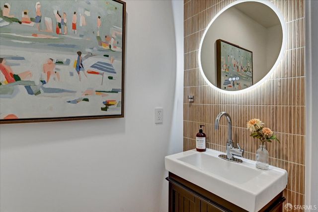 1719 33rd Avenue, San Francisco, CA 94122