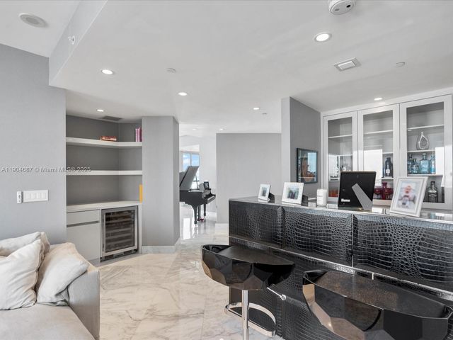 1425 Brickell Ave 52BC, Miami, FL 33131