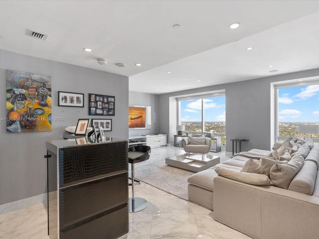 1425 Brickell Ave 52BC, Miami, FL 33131