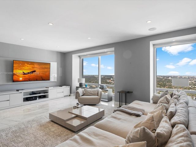 1425 Brickell Ave 52BC, Miami, FL 33131