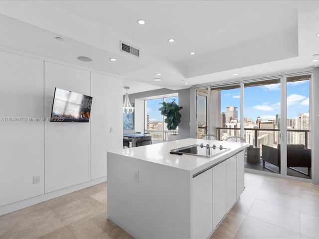 1425 Brickell Ave 52BC, Miami, FL 33131