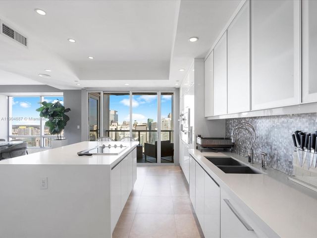 1425 Brickell Ave 52BC, Miami, FL 33131