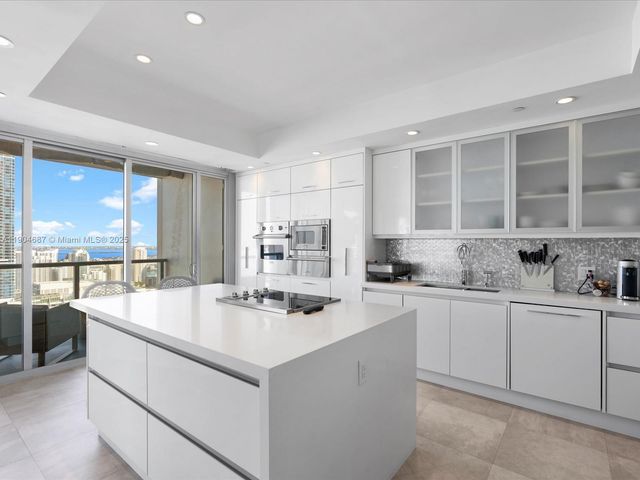 1425 Brickell Ave 52BC, Miami, FL 33131