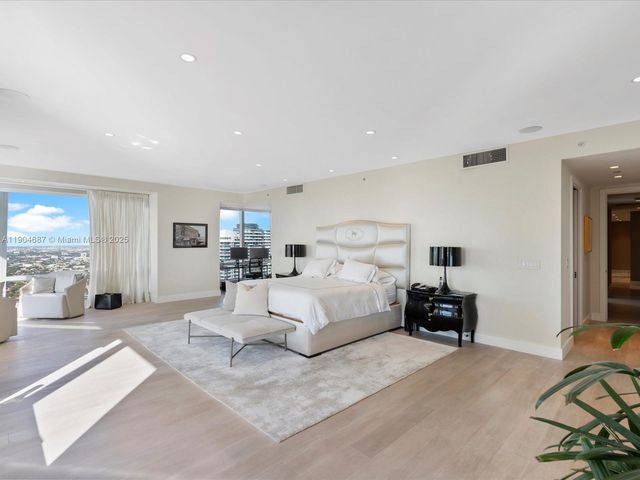 1425 Brickell Ave 52BC, Miami, FL 33131