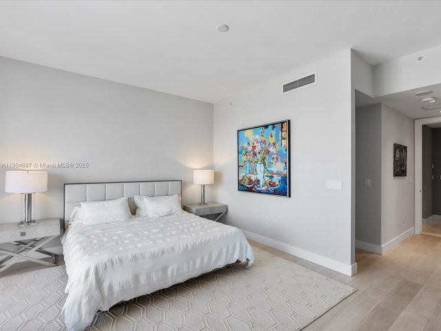 1425 Brickell Ave 52BC, Miami, FL 33131