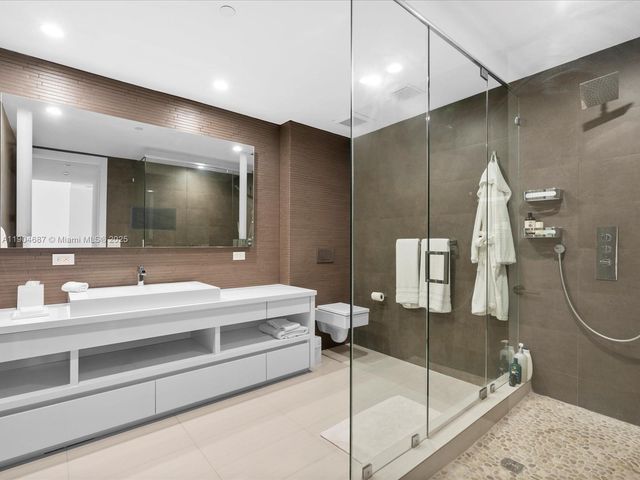 1425 Brickell Ave 52BC, Miami, FL 33131