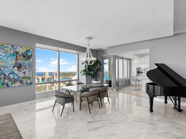 1425 Brickell Ave 52BC, Miami, FL 33131