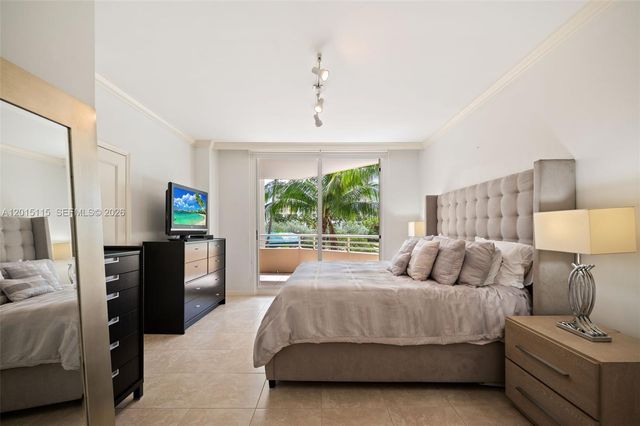 888 Brickell Key Dr 609, Miami, FL 33131