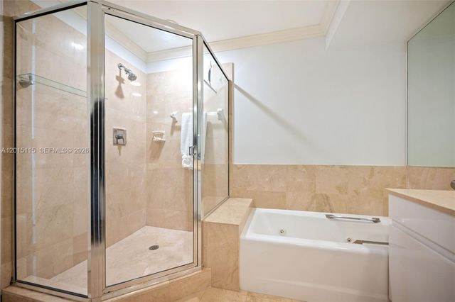 888 Brickell Key Dr 609, Miami, FL 33131