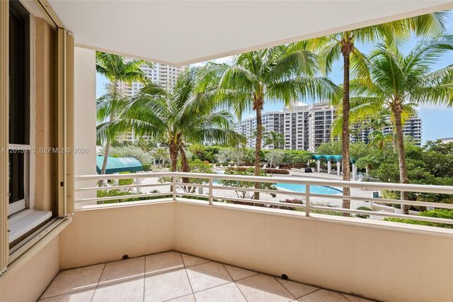 888 Brickell Key Dr 609, Miami, FL 33131