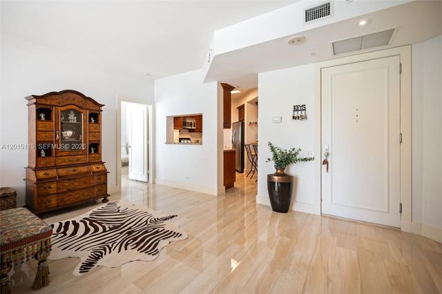 888 Brickell Key Dr 609, Miami, FL 33131