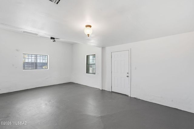 1211 S 9th Avenue, Tucson, AZ 85713