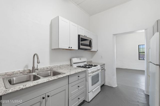 1211 S 9th Avenue, Tucson, AZ 85713