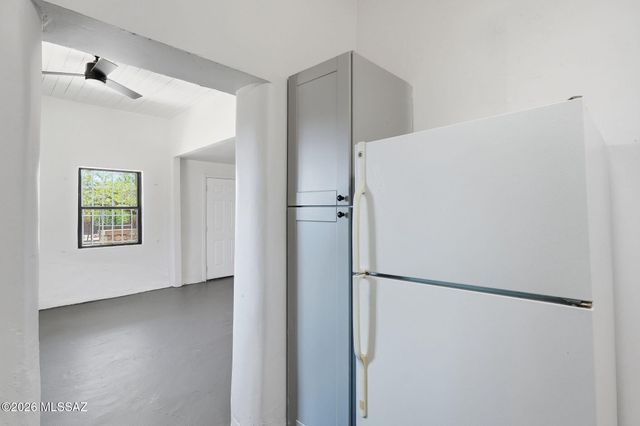 1211 S 9th Avenue, Tucson, AZ 85713