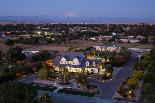 17113 Mark Road, Madera, CA 93636