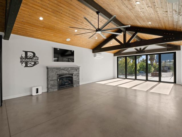 17113 Mark Road, Madera, CA 93636