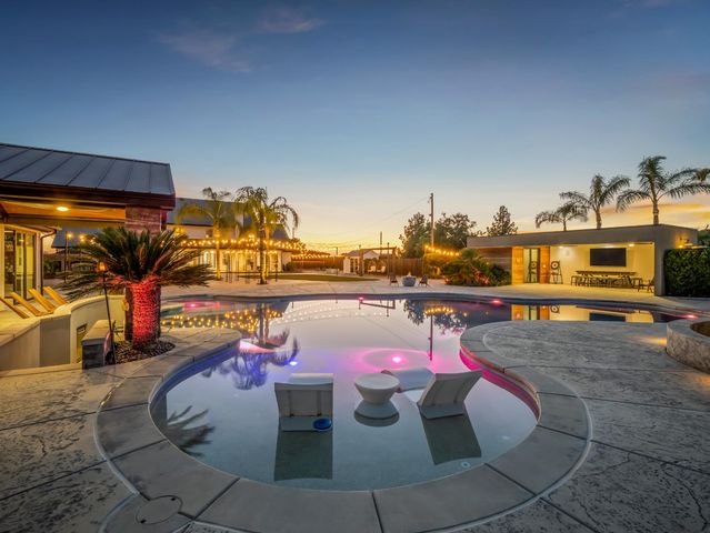 17113 Mark Road, Madera, CA 93636