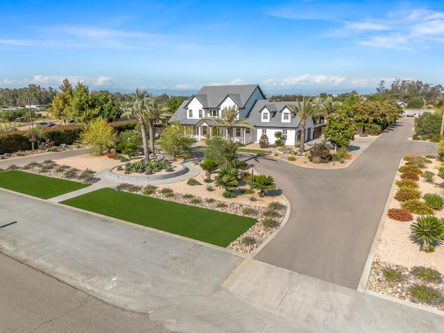 17113 Mark Road, Madera, CA 93636
