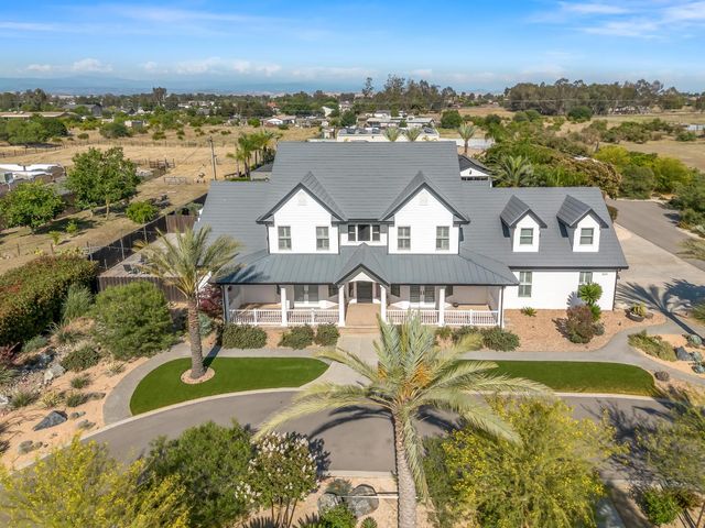 17113 Mark Road, Madera, CA 93636