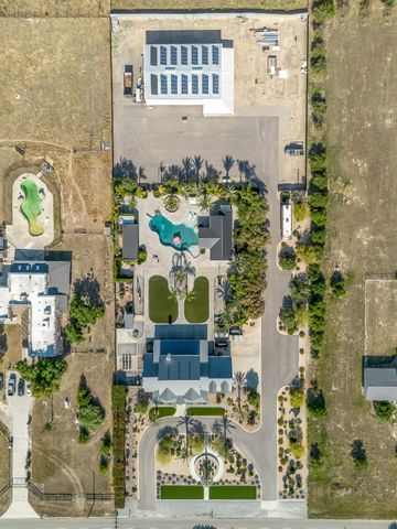 17113 Mark Road, Madera, CA 93636