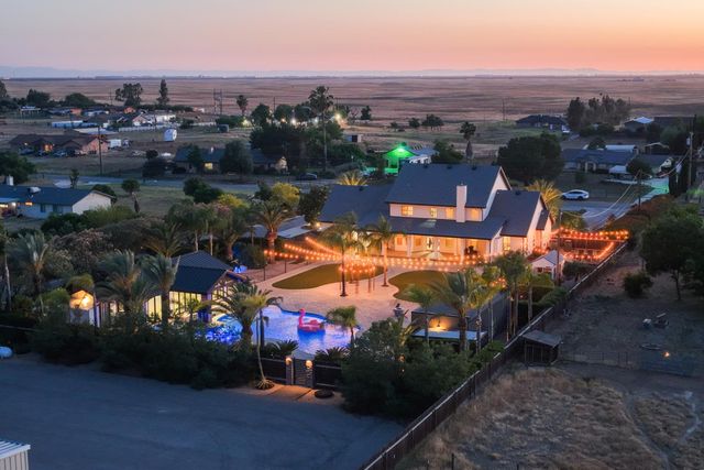 17113 Mark Road, Madera, CA 93636