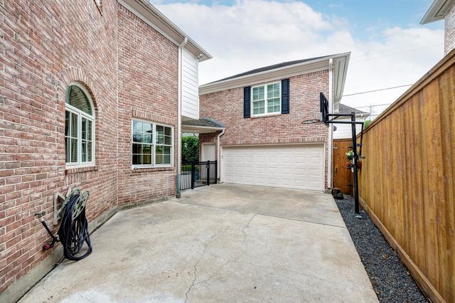 2925 Nottingham Street, West University Place, TX 77005