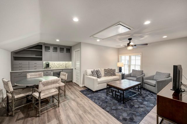 2925 Nottingham Street, West University Place, TX 77005