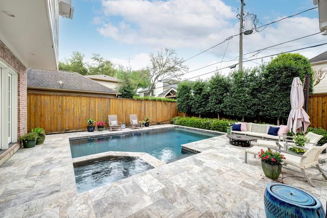 2925 Nottingham Street, West University Place, TX 77005