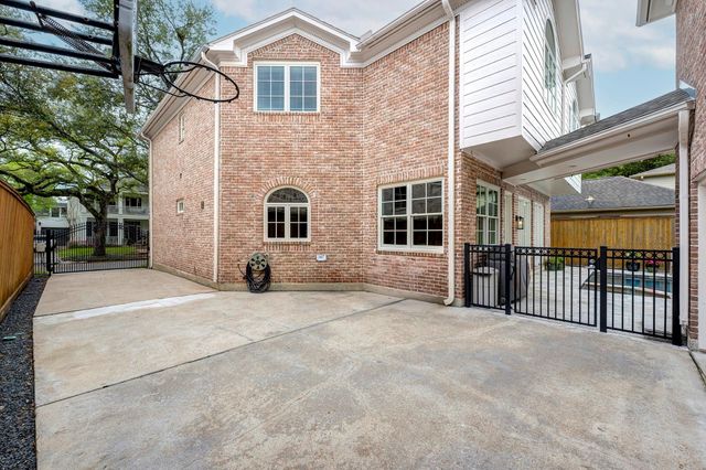 2925 Nottingham Street, West University Place, TX 77005