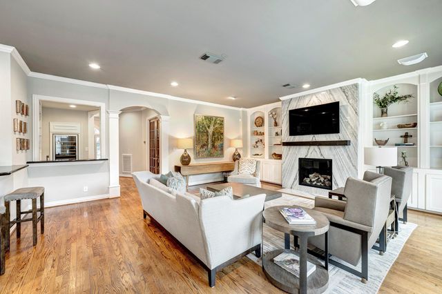 2925 Nottingham Street, West University Place, TX 77005