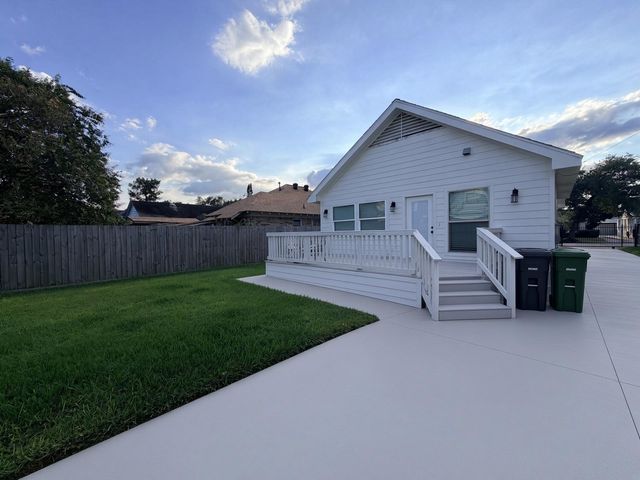 1012 Dorothy Street, Houston, TX 77008