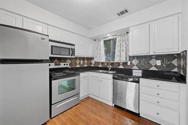 9702 Amberton Parkway, Dallas, TX 75243