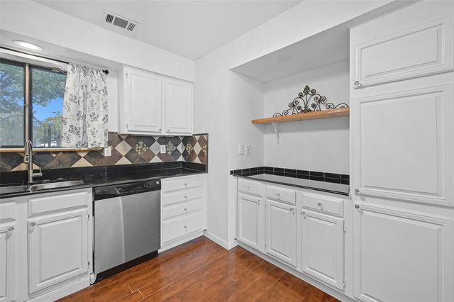 9702 Amberton Parkway, Dallas, TX 75243