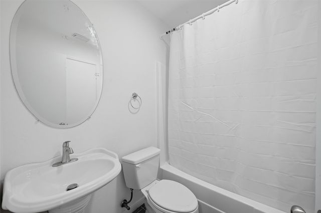 9702 Amberton Parkway, Dallas, TX 75243