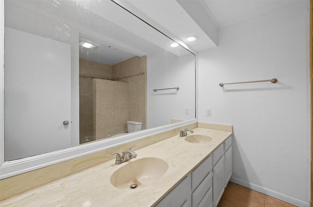 9702 Amberton Parkway, Dallas, TX 75243