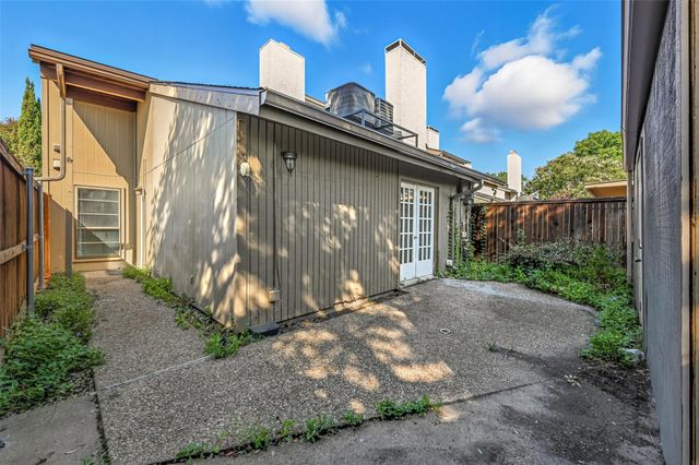 9702 Amberton Parkway, Dallas, TX 75243