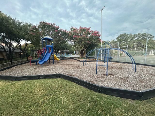 9702 Amberton Parkway, Dallas, TX 75243