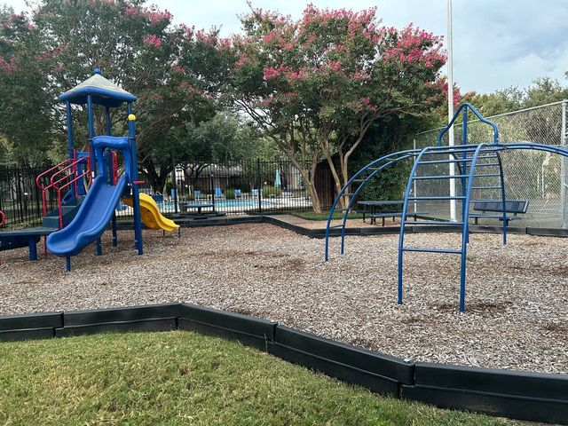 9702 Amberton Parkway, Dallas, TX 75243