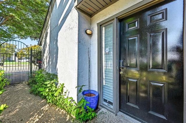 9702 Amberton Parkway, Dallas, TX 75243