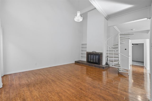 9702 Amberton Parkway, Dallas, TX 75243