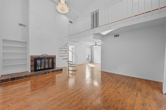 9702 Amberton Parkway, Dallas, TX 75243