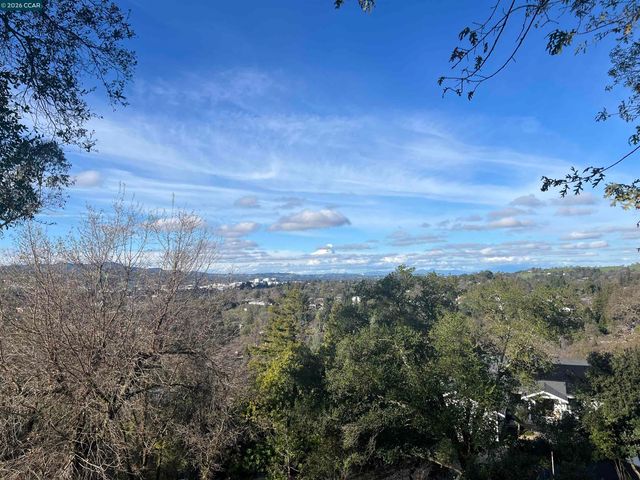 138 Rudgear Dr, Walnut Creek, CA 94596