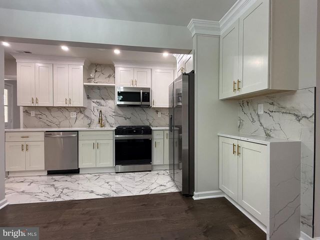 1203 RIGGS CT, Woodbridge, VA 22191