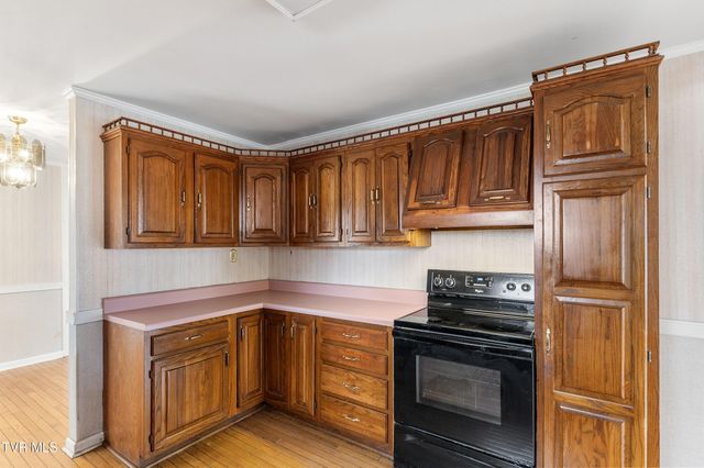 800 New Beasonwell Road, Kingsport, TN 37660