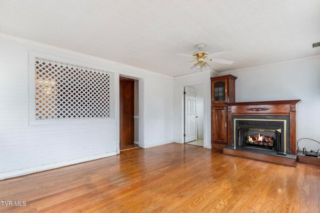 800 New Beasonwell Road, Kingsport, TN 37660