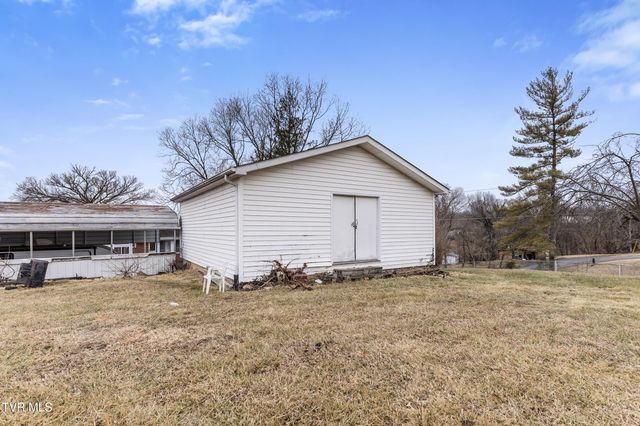 800 New Beasonwell Road, Kingsport, TN 37660