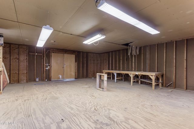 800 New Beasonwell Road, Kingsport, TN 37660