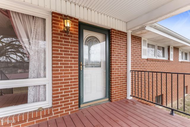 800 New Beasonwell Road, Kingsport, TN 37660